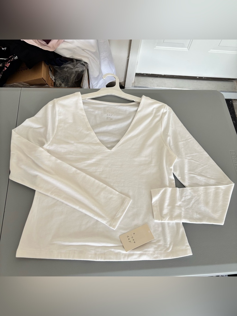 A New Day Women Soft Cotton V-neck long sleeve tops in White NWT